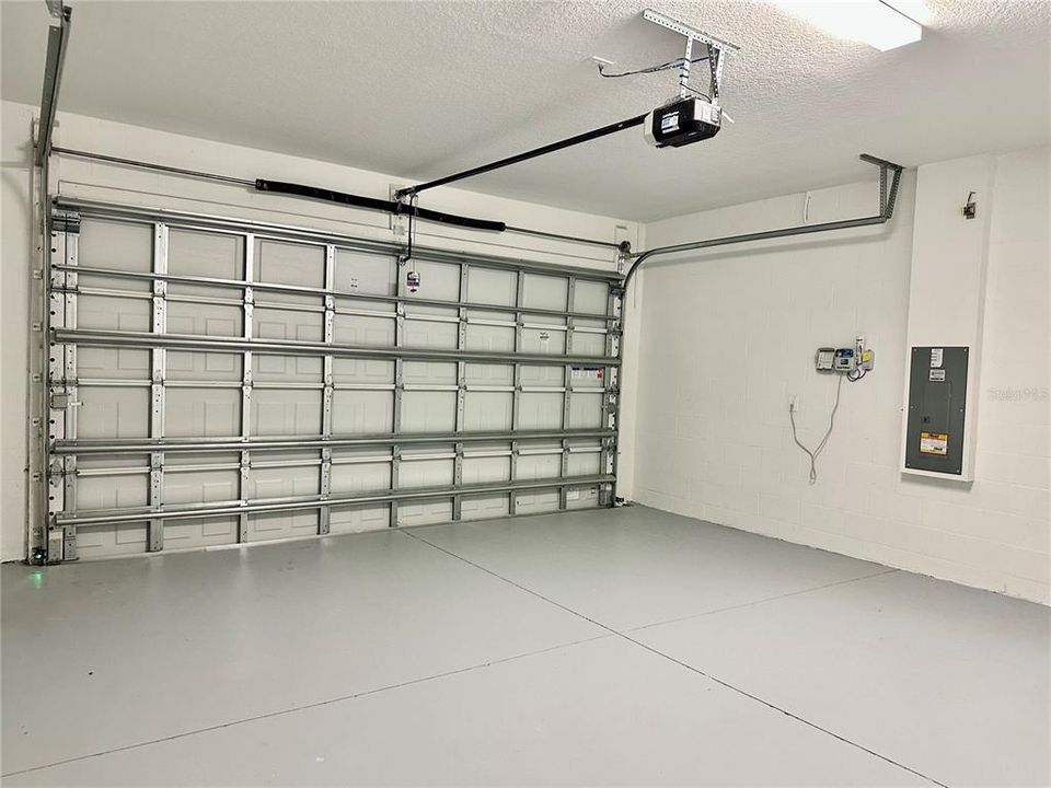 For Rent: $2,800 (4 beds, 3 baths, 2084 Square Feet)