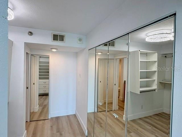В аренду: $4,200 (2 спален, 2 ванн, 1429 Квадратных фут)