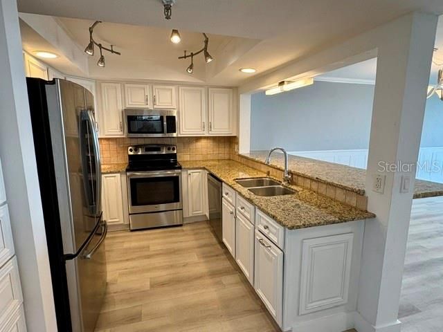 В аренду: $4,200 (2 спален, 2 ванн, 1429 Квадратных фут)