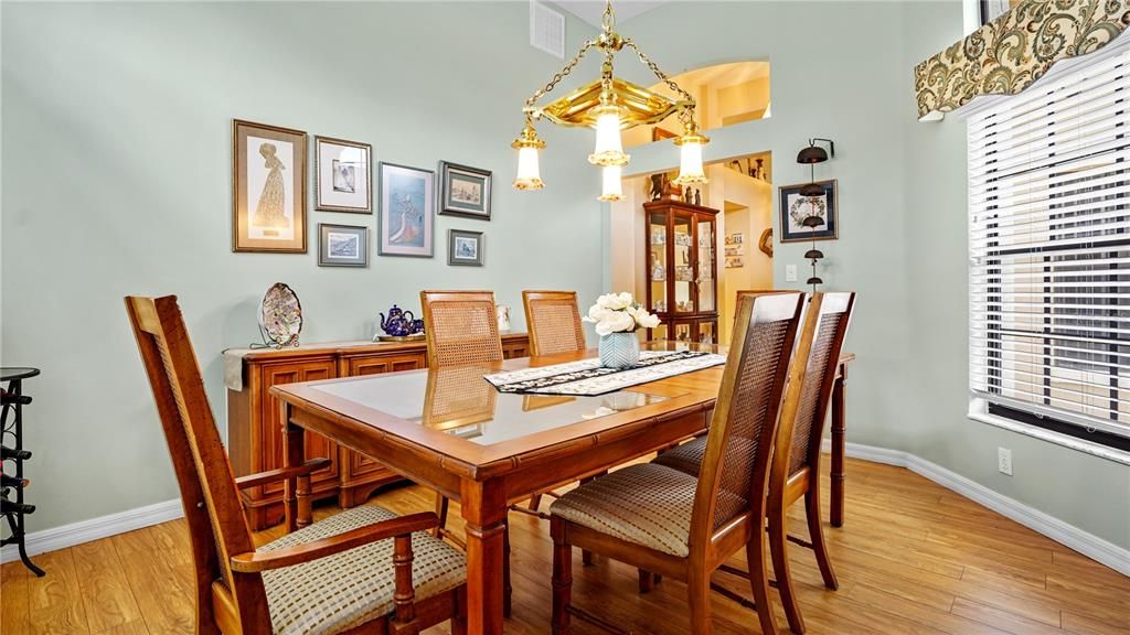 En Venta: $315,000 (3 camas, 2 baños, 1831 Pies cuadrados)