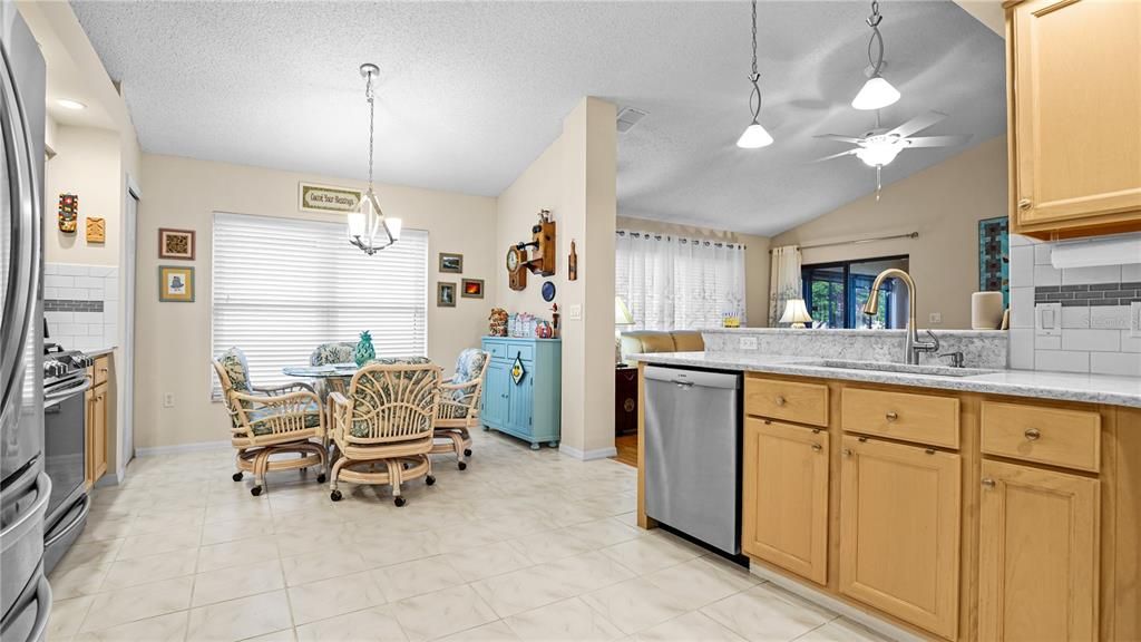 En Venta: $315,000 (3 camas, 2 baños, 1831 Pies cuadrados)