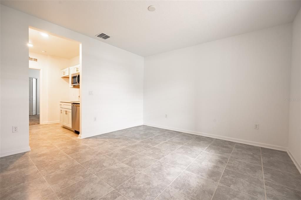En Renta: $2,450 (4 camas, 3 baños, 2109 Pies cuadrados)