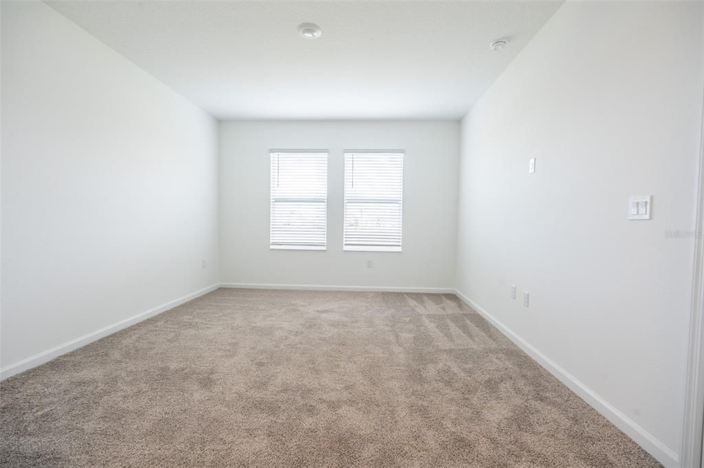 En Renta: $2,450 (4 camas, 3 baños, 2109 Pies cuadrados)