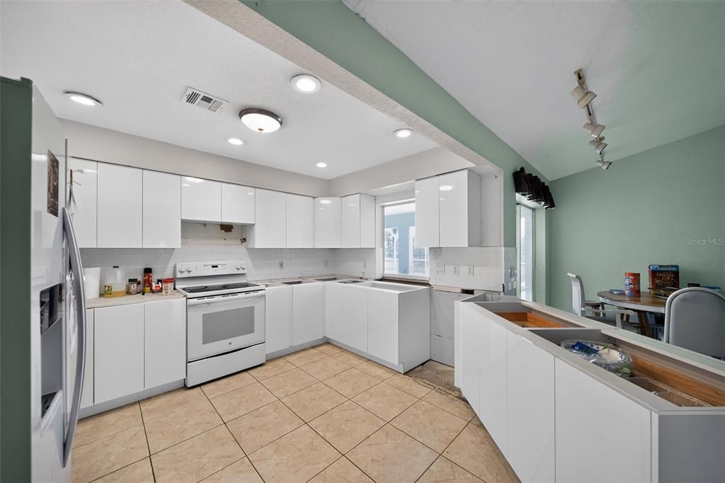 En Venta: $610,000 (4 camas, 3 baños, 2284 Pies cuadrados)