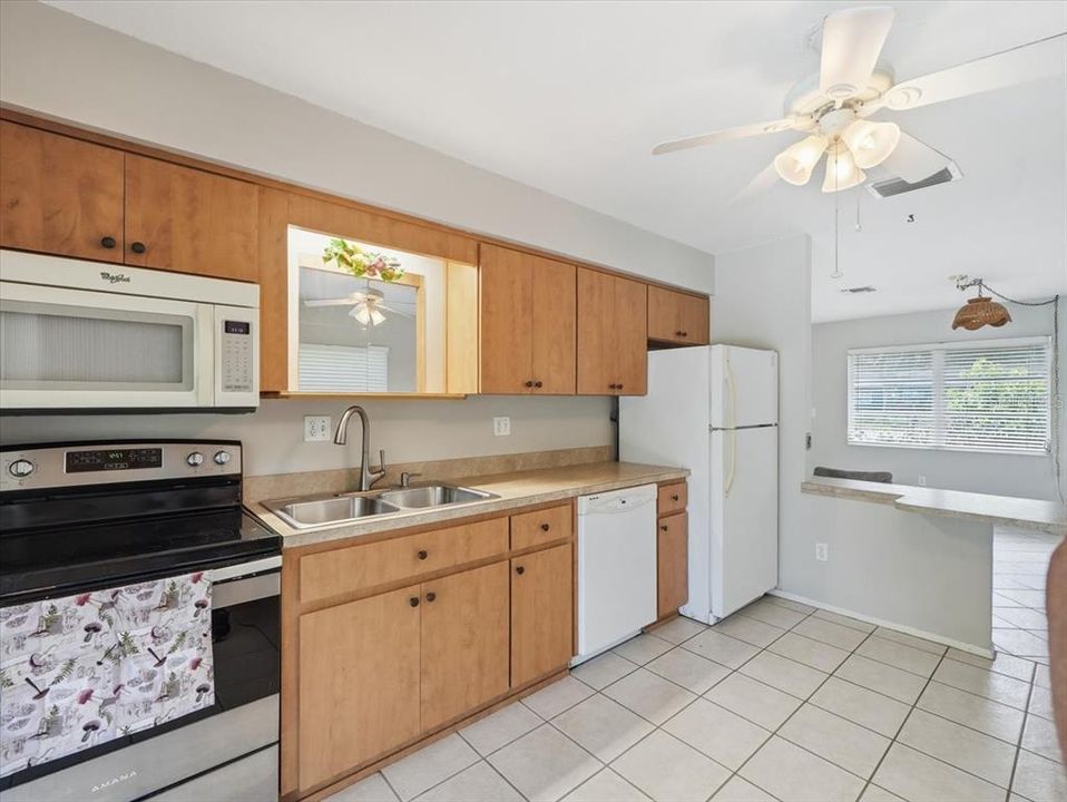 En Venta: $289,500 (3 camas, 2 baños, 1664 Pies cuadrados)