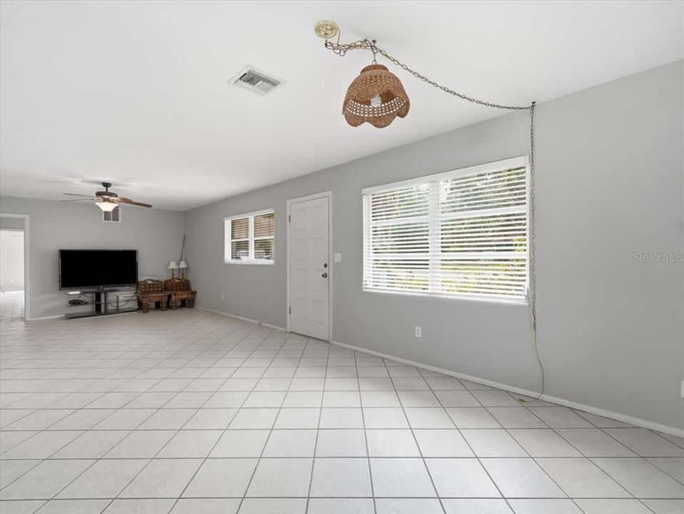 En Venta: $289,500 (3 camas, 2 baños, 1664 Pies cuadrados)