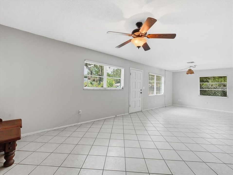 En Venta: $289,500 (3 camas, 2 baños, 1664 Pies cuadrados)