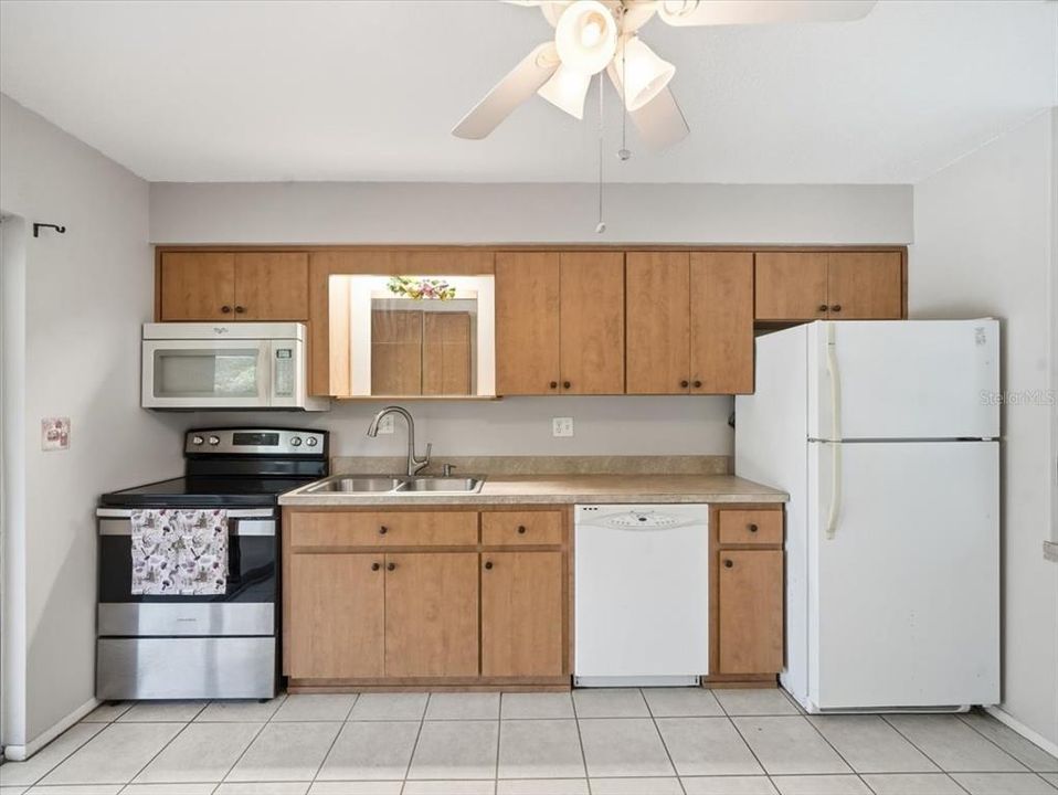 En Venta: $289,500 (3 camas, 2 baños, 1664 Pies cuadrados)