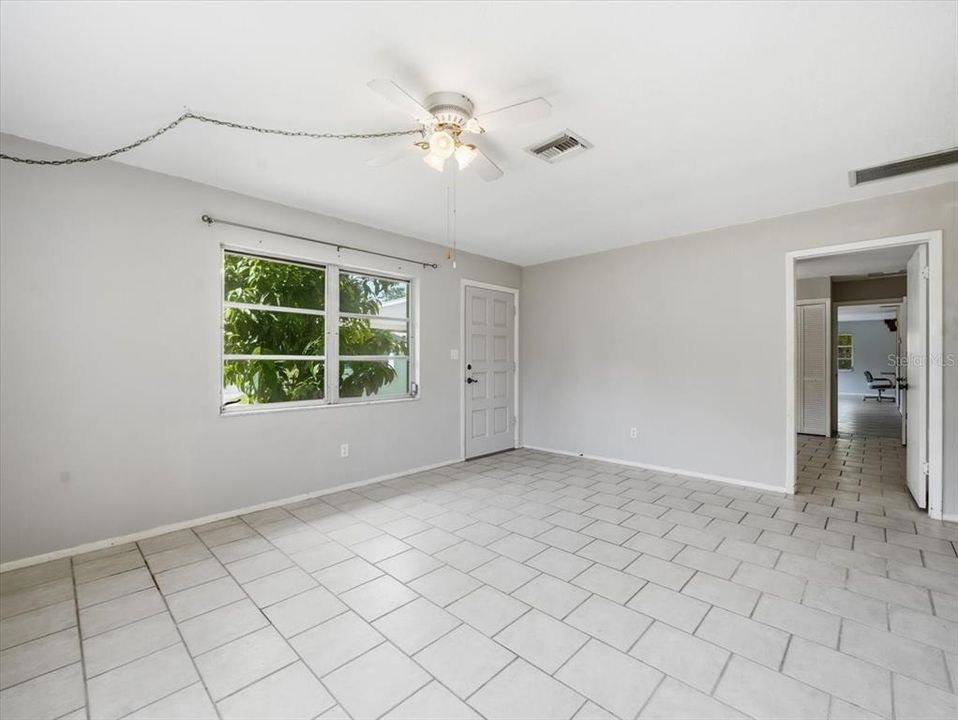 En Venta: $289,500 (3 camas, 2 baños, 1664 Pies cuadrados)