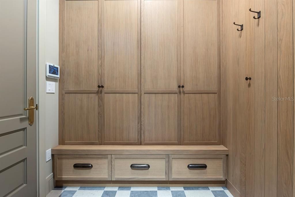 En Venta: $4,400,000 (4 camas, 5 baños, 3720 Pies cuadrados)