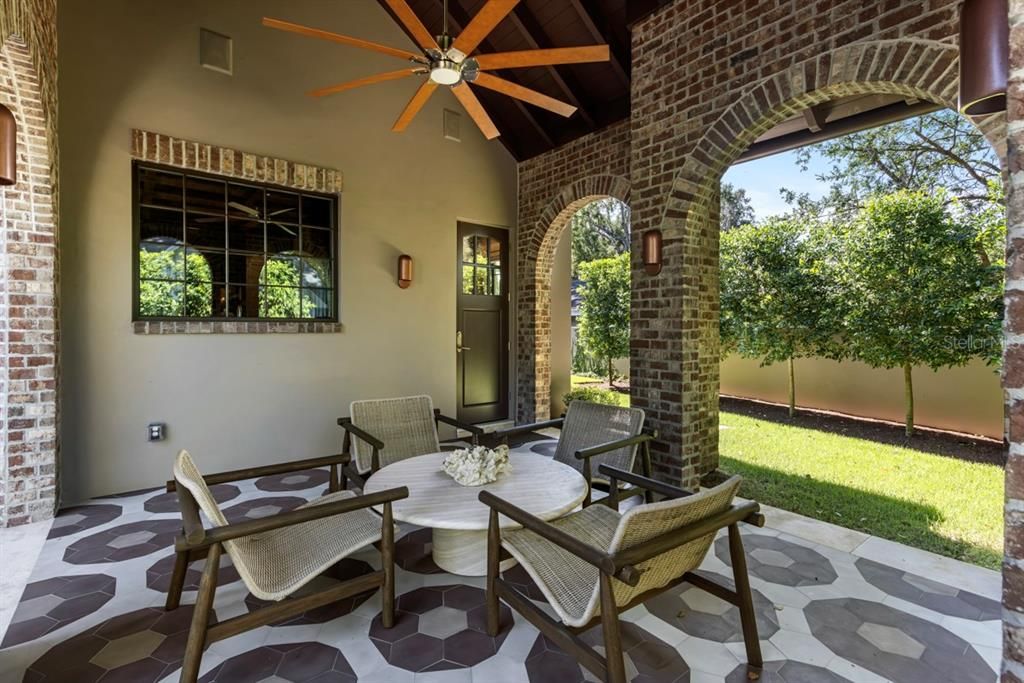 En Venta: $4,400,000 (4 camas, 5 baños, 3720 Pies cuadrados)