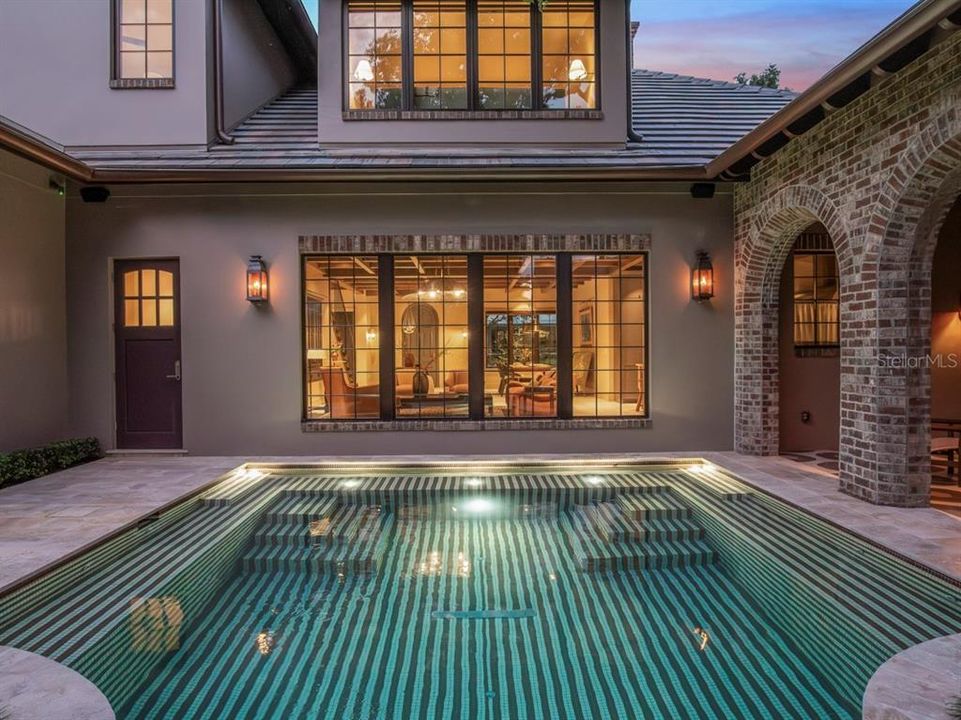 En Venta: $4,400,000 (4 camas, 5 baños, 3720 Pies cuadrados)