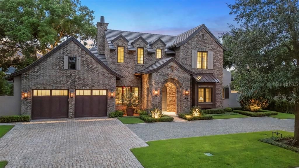 En Venta: $4,400,000 (4 camas, 5 baños, 3720 Pies cuadrados)