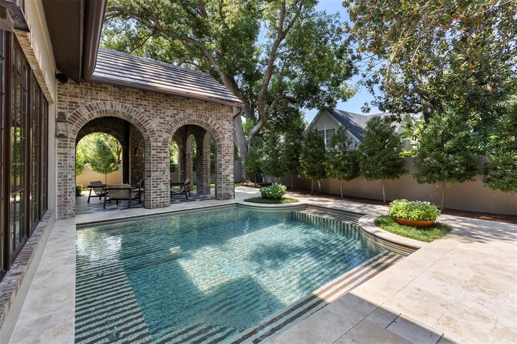 En Venta: $4,400,000 (4 camas, 5 baños, 3720 Pies cuadrados)