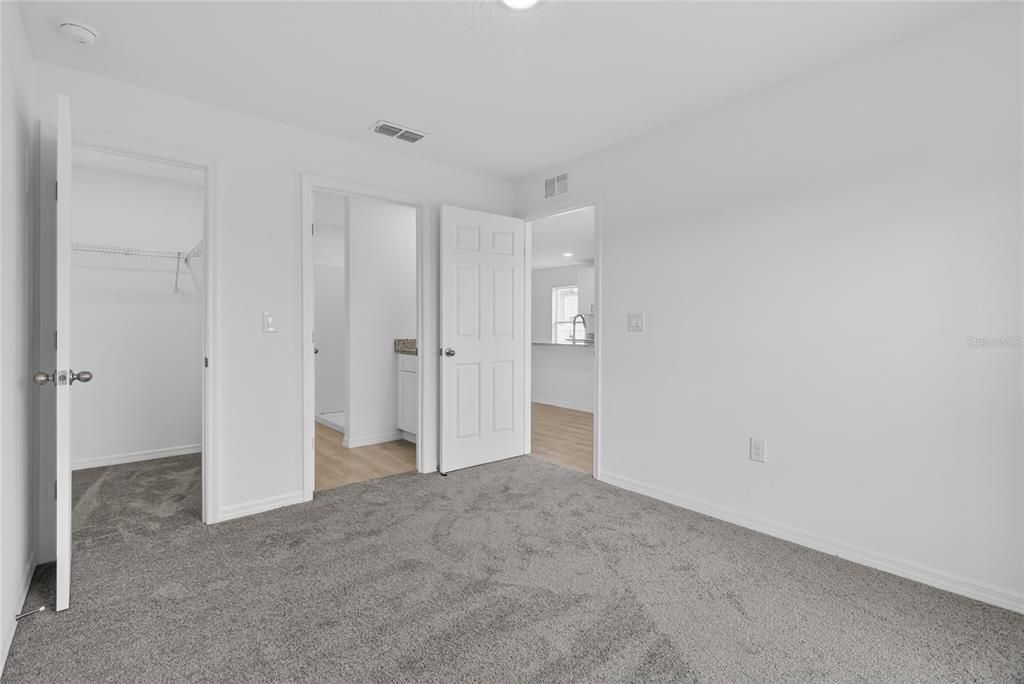 На продажу: $259,999 (3 спален, 2 ванн, 1250 Квадратных фут)