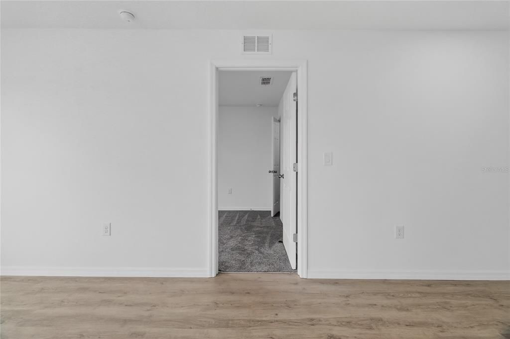 На продажу: $259,999 (3 спален, 2 ванн, 1250 Квадратных фут)
