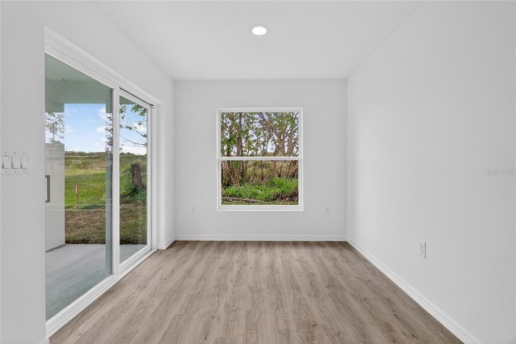 На продажу: $259,999 (3 спален, 2 ванн, 1250 Квадратных фут)