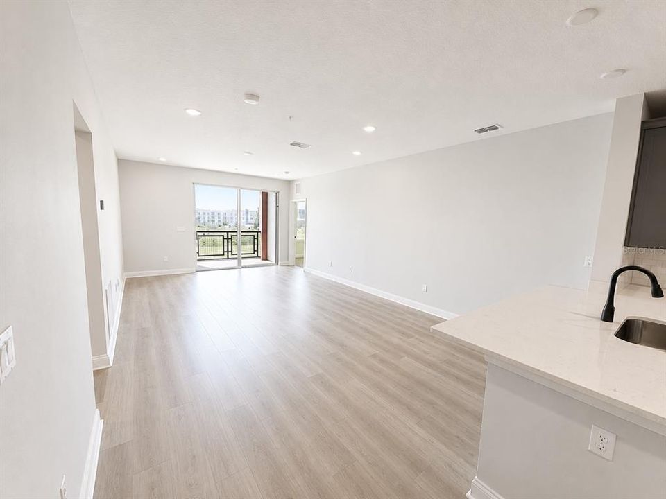 For Sale: $405,000 (2 beds, 2 baths, 1445 Square Feet)