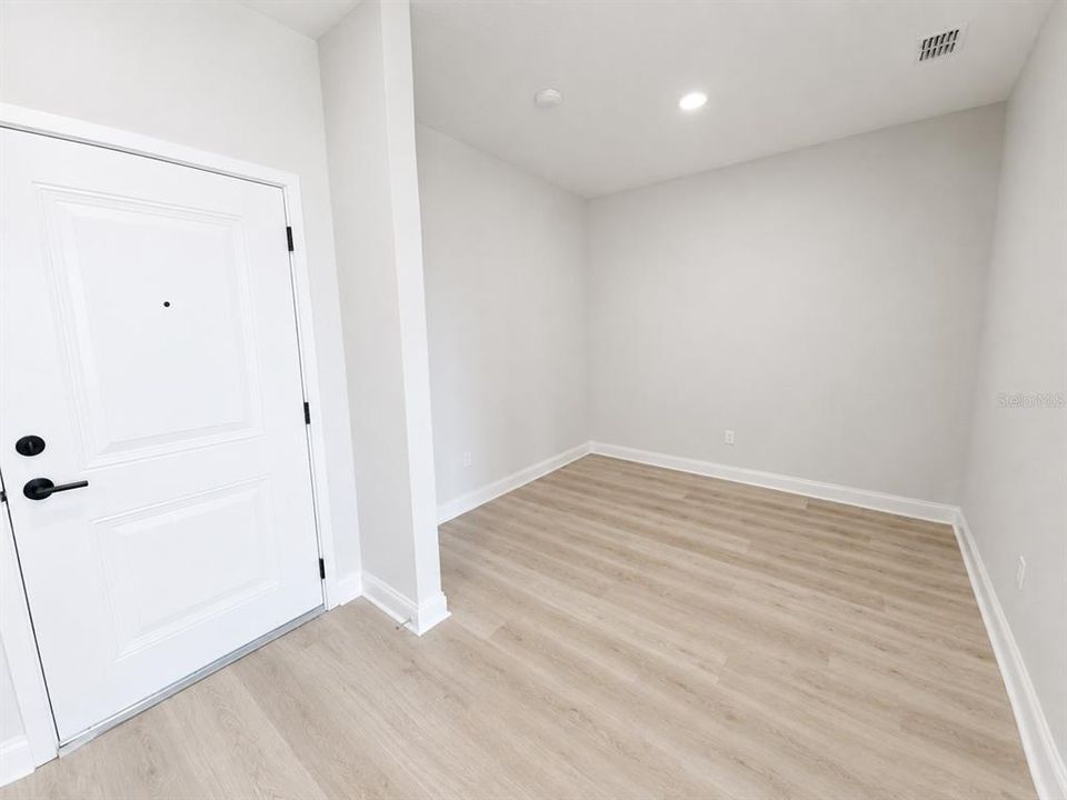 For Sale: $405,000 (2 beds, 2 baths, 1445 Square Feet)