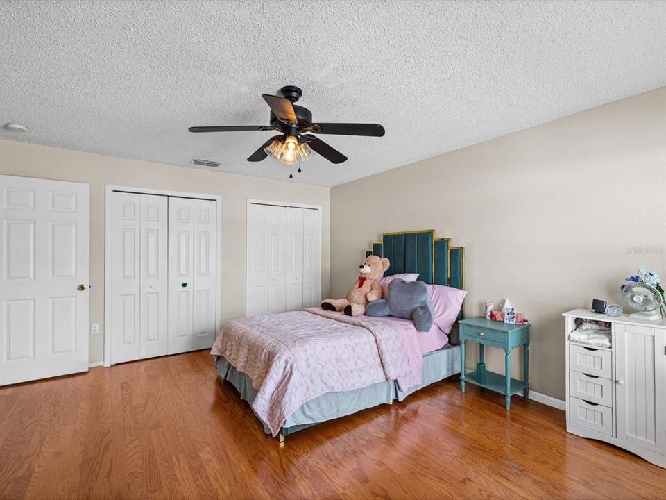 待售: $349,900 (4 贝兹, 2 浴室, 2850 平方英尺)
