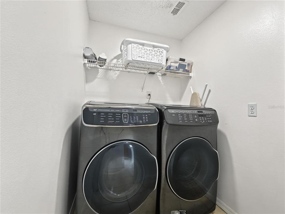 En Renta: $3,200 (5 camas, 4 baños, 2136 Pies cuadrados)