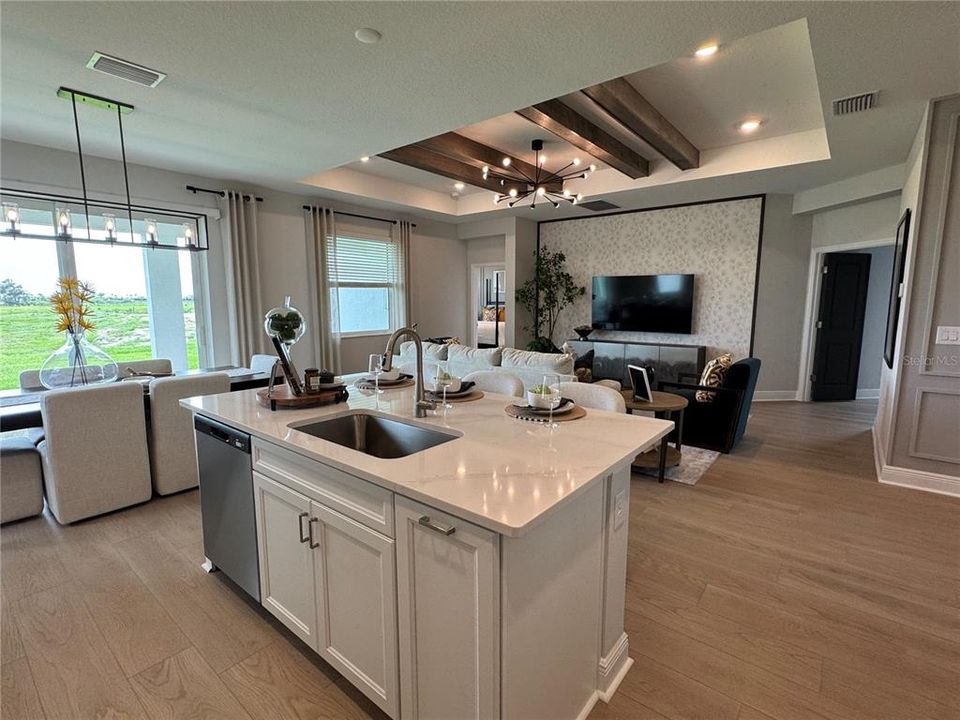 En Venta: $489,999 (4 camas, 3 baños, 2628 Pies cuadrados)