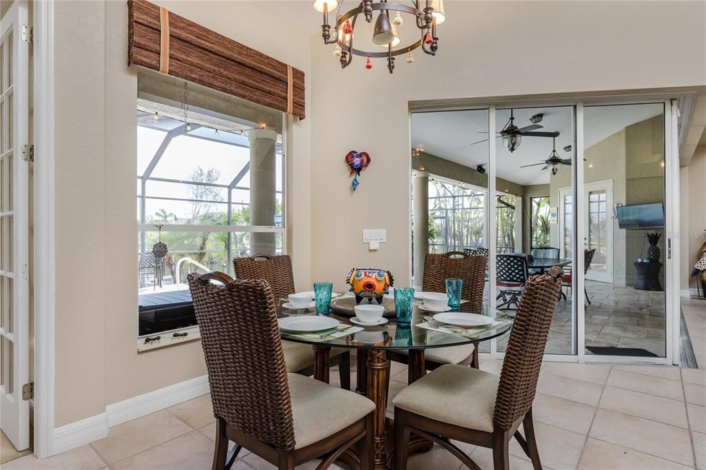 En Venta: $799,900 (3 camas, 2 baños, 2311 Pies cuadrados)