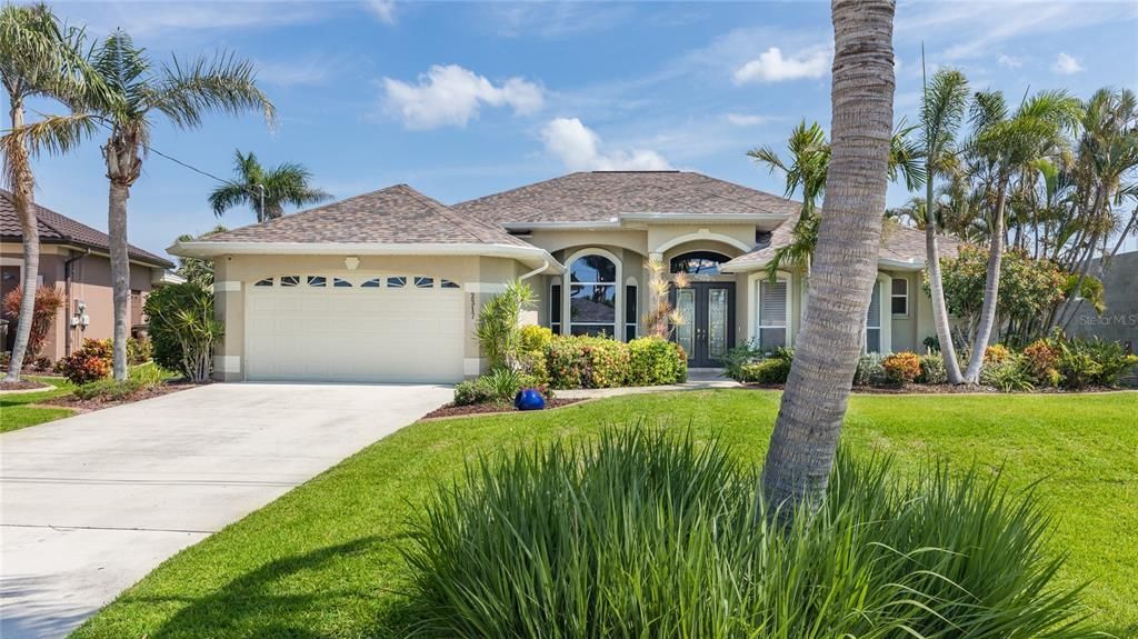 En Venta: $799,900 (3 camas, 2 baños, 2311 Pies cuadrados)