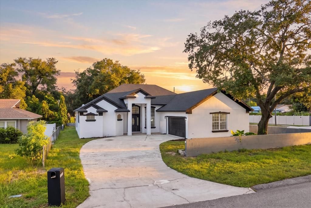 For Sale: $484,900 (4 beds, 3 baths, 2531 Square Feet)