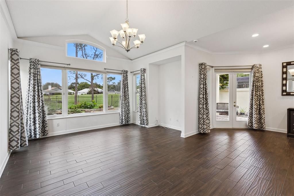 For Sale: $500,000 (3 beds, 2 baths, 2620 Square Feet)