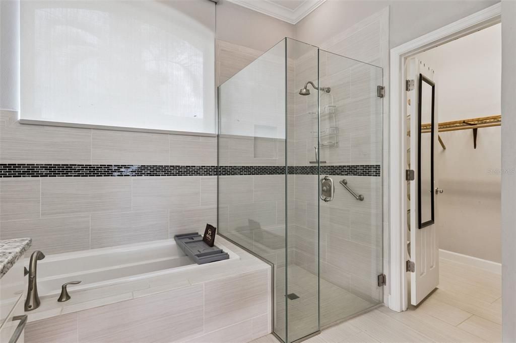 For Sale: $500,000 (3 beds, 2 baths, 2620 Square Feet)