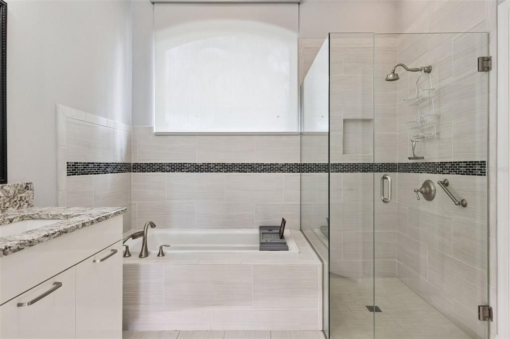 For Sale: $500,000 (3 beds, 2 baths, 2620 Square Feet)
