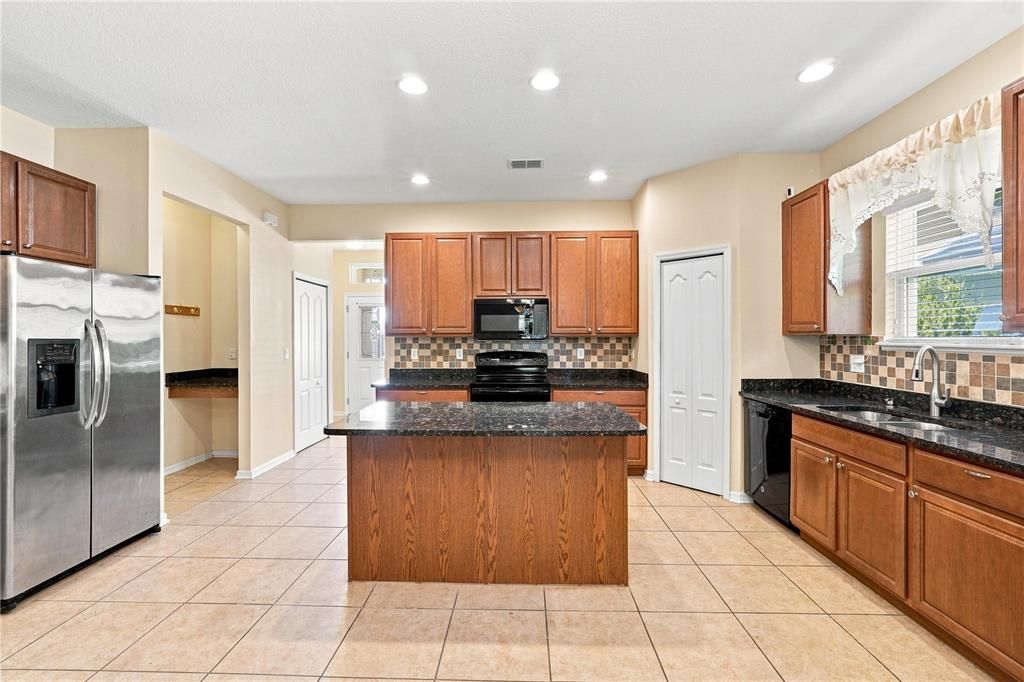 For Sale: $344,900 (4 beds, 2 baths, 2000 Square Feet)