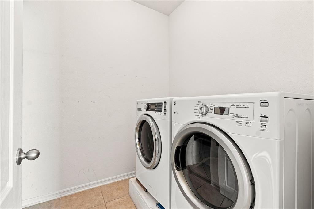 For Sale: $344,900 (4 beds, 2 baths, 2000 Square Feet)