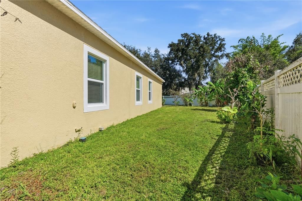 For Sale: $344,900 (4 beds, 2 baths, 2000 Square Feet)