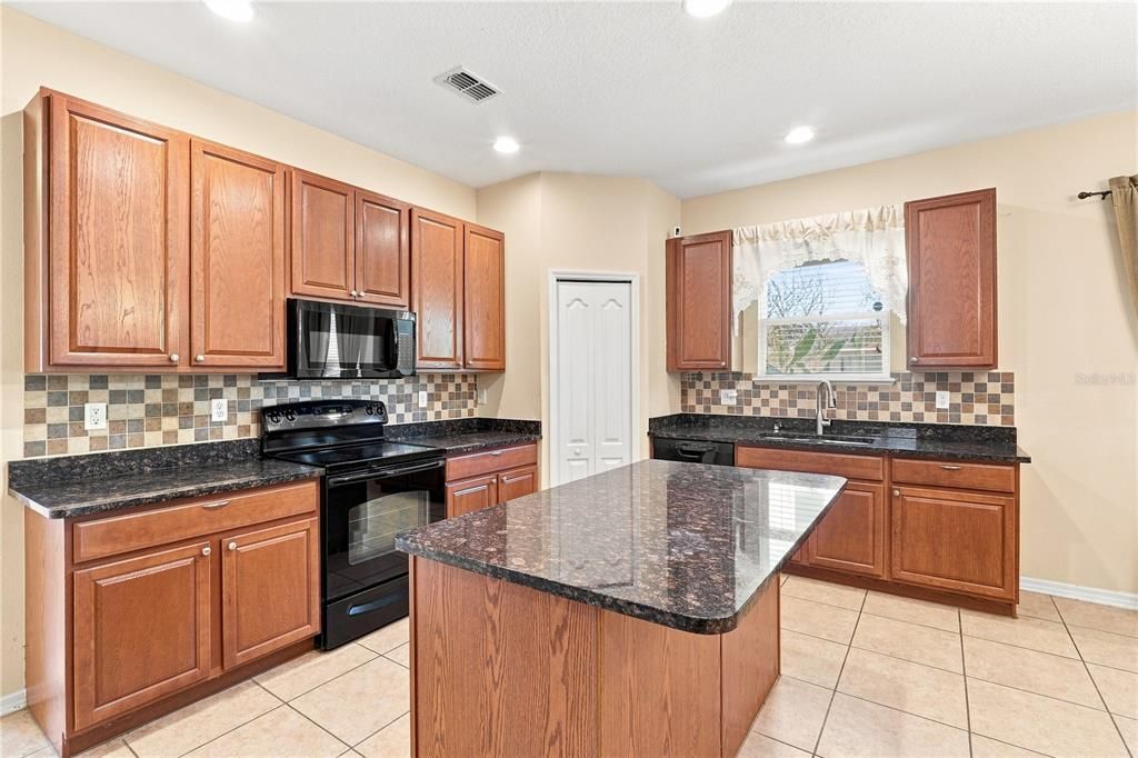 For Sale: $344,900 (4 beds, 2 baths, 2000 Square Feet)