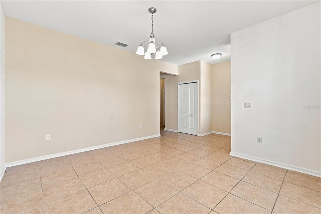 For Sale: $344,900 (4 beds, 2 baths, 2000 Square Feet)