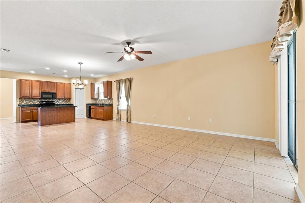 For Sale: $344,900 (4 beds, 2 baths, 2000 Square Feet)