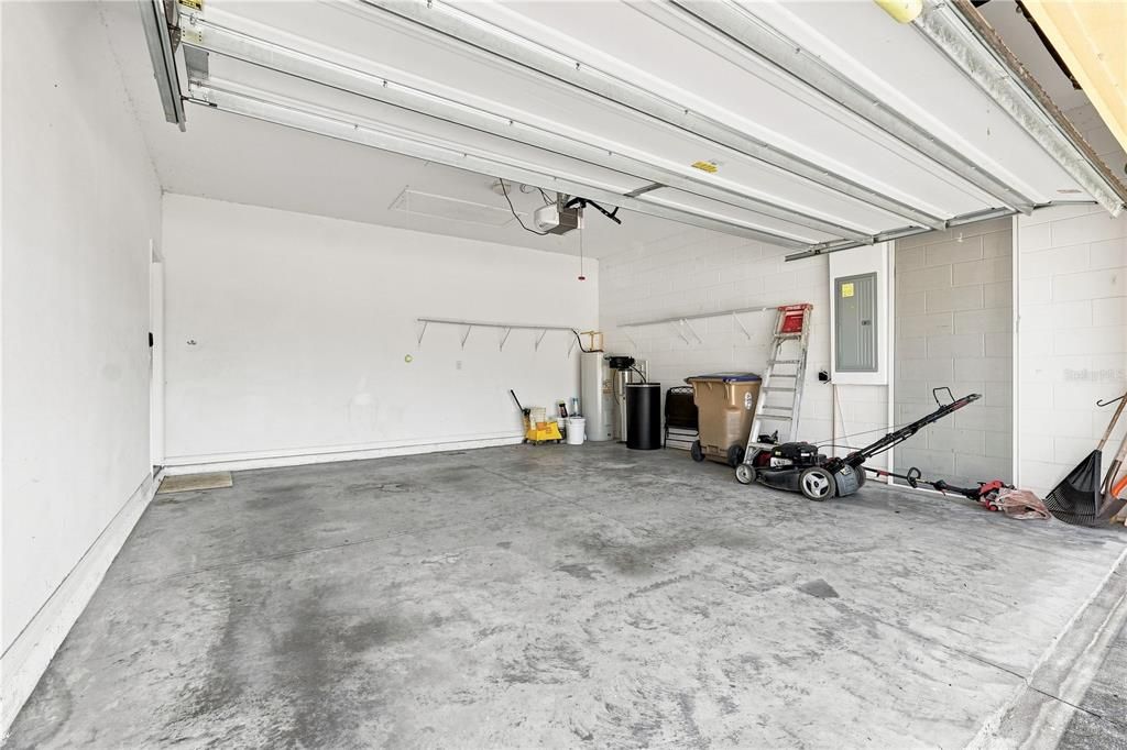 For Sale: $344,900 (4 beds, 2 baths, 2000 Square Feet)