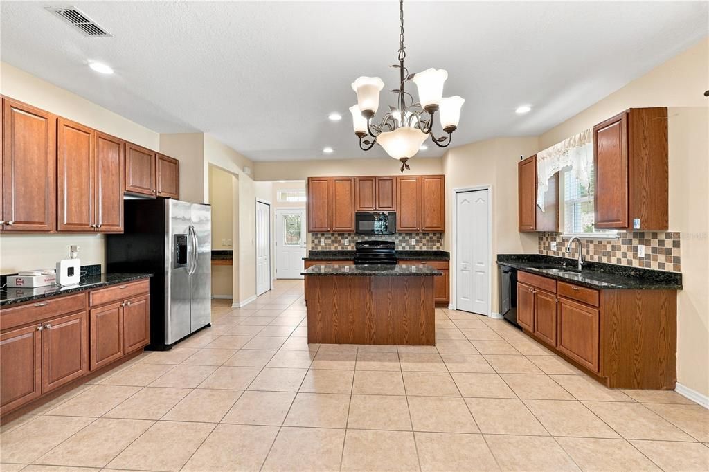 For Sale: $344,900 (4 beds, 2 baths, 2000 Square Feet)