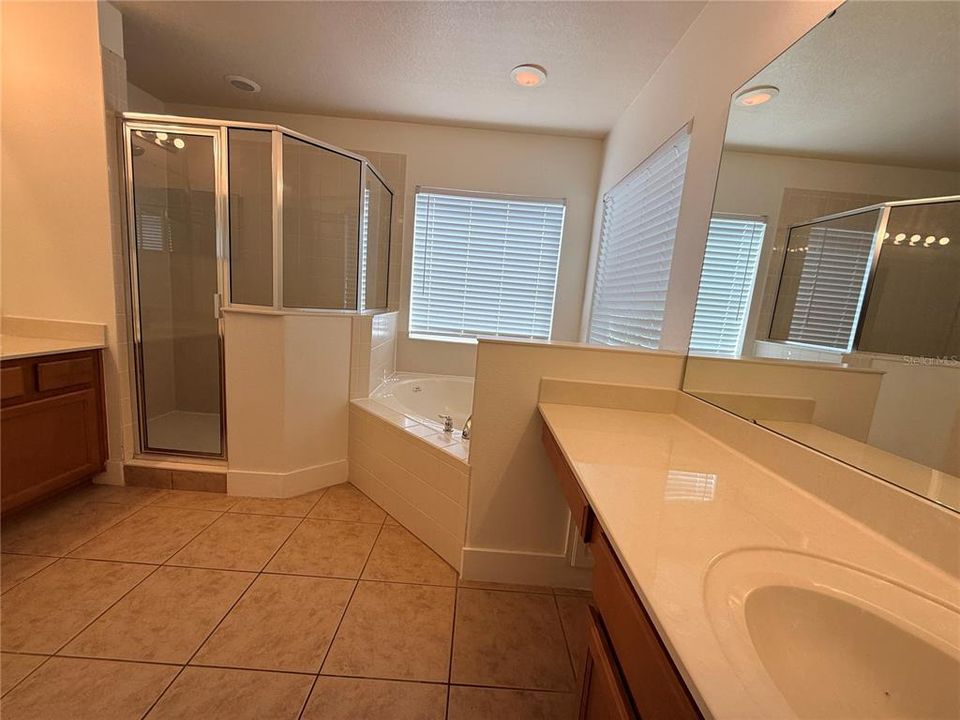 For Sale: $610,000 (4 beds, 2 baths, 2618 Square Feet)