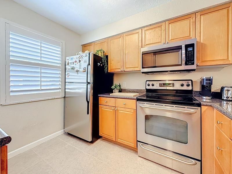 For Sale: $159,000 (2 beds, 2 baths, 901 Square Feet)