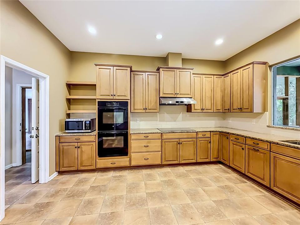 На продажу: $549,000 (2 спален, 2 ванн, 2880 Квадратных фут)