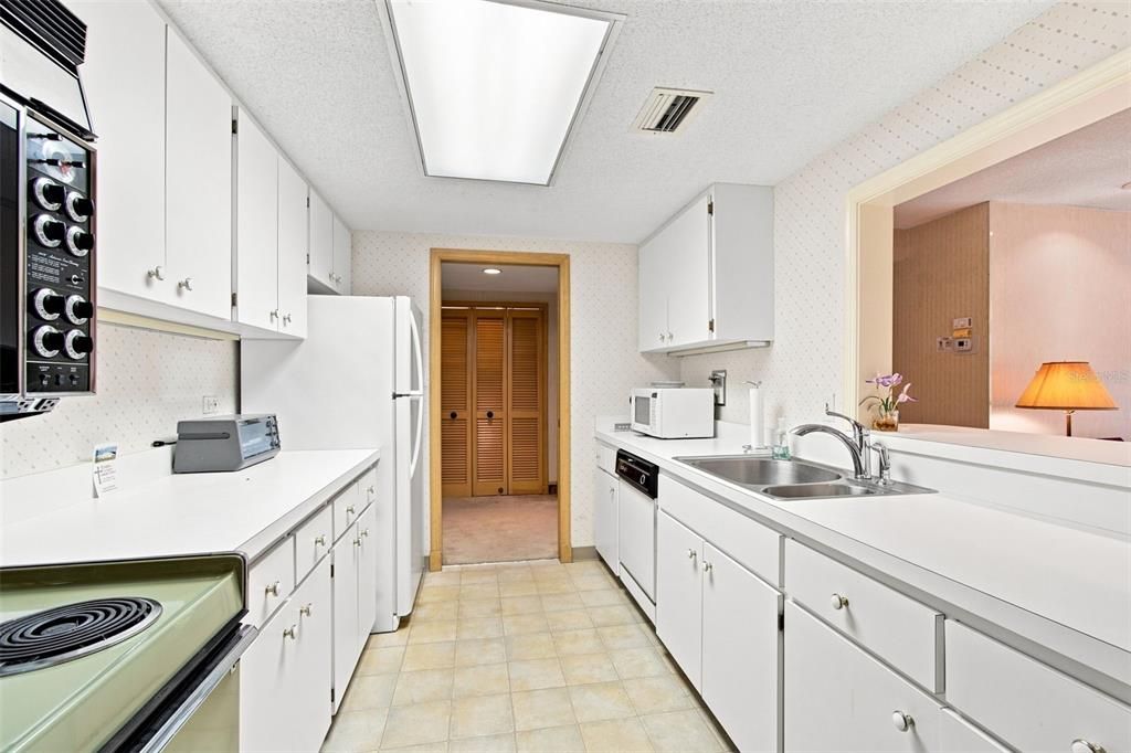 En Venta: $469,000 (2 camas, 2 baños, 1660 Pies cuadrados)