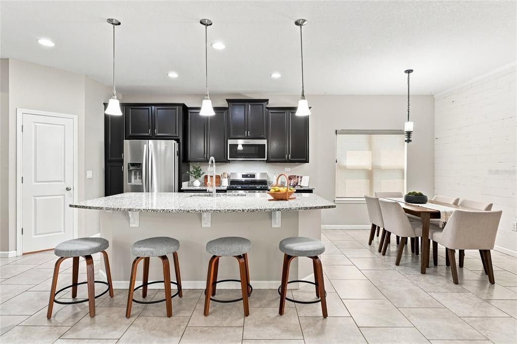 For Sale: $600,000 (5 beds, 4 baths, 3206 Square Feet)