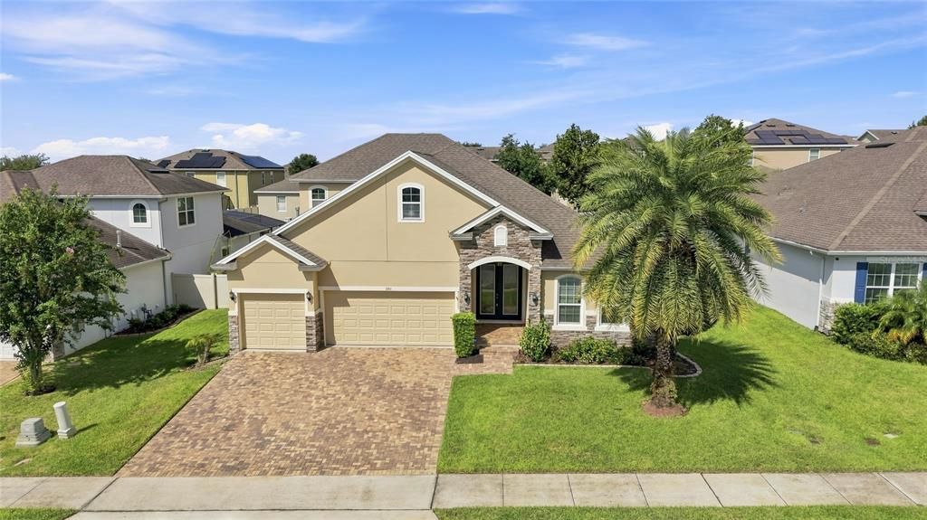 For Sale: $600,000 (5 beds, 4 baths, 3206 Square Feet)