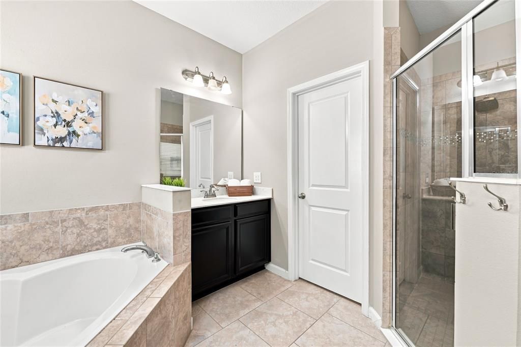 For Sale: $600,000 (5 beds, 4 baths, 3206 Square Feet)