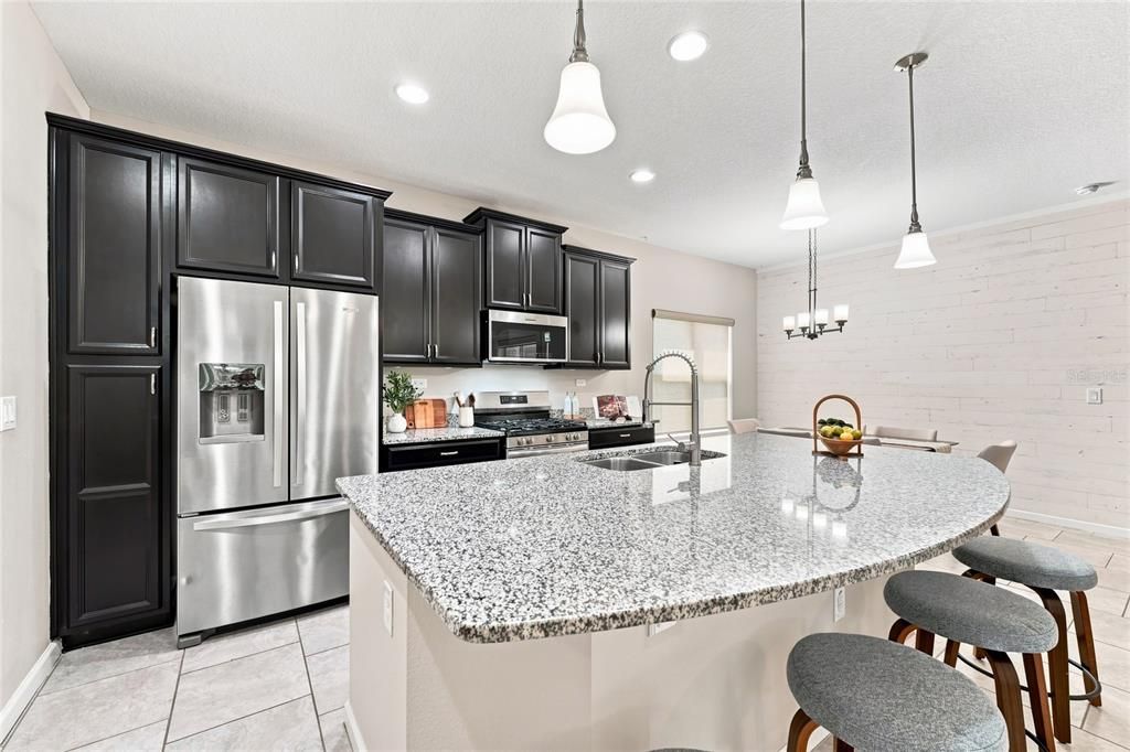 For Sale: $600,000 (5 beds, 4 baths, 3206 Square Feet)