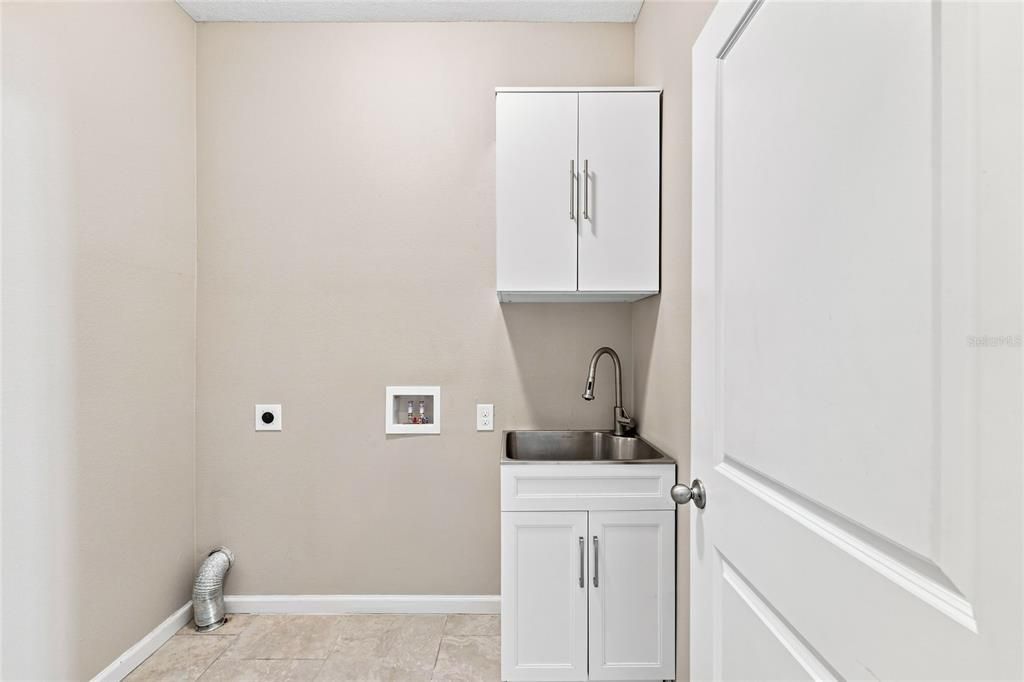 For Sale: $600,000 (5 beds, 4 baths, 3206 Square Feet)