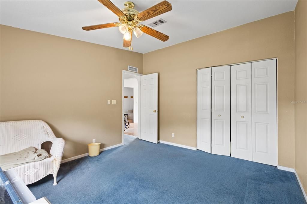 For Rent: $1,600 (3 beds, 2 baths, 1710 Square Feet)